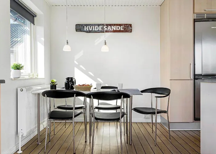 8818-hvide-sande-troldbjergvej-4-1-sal *